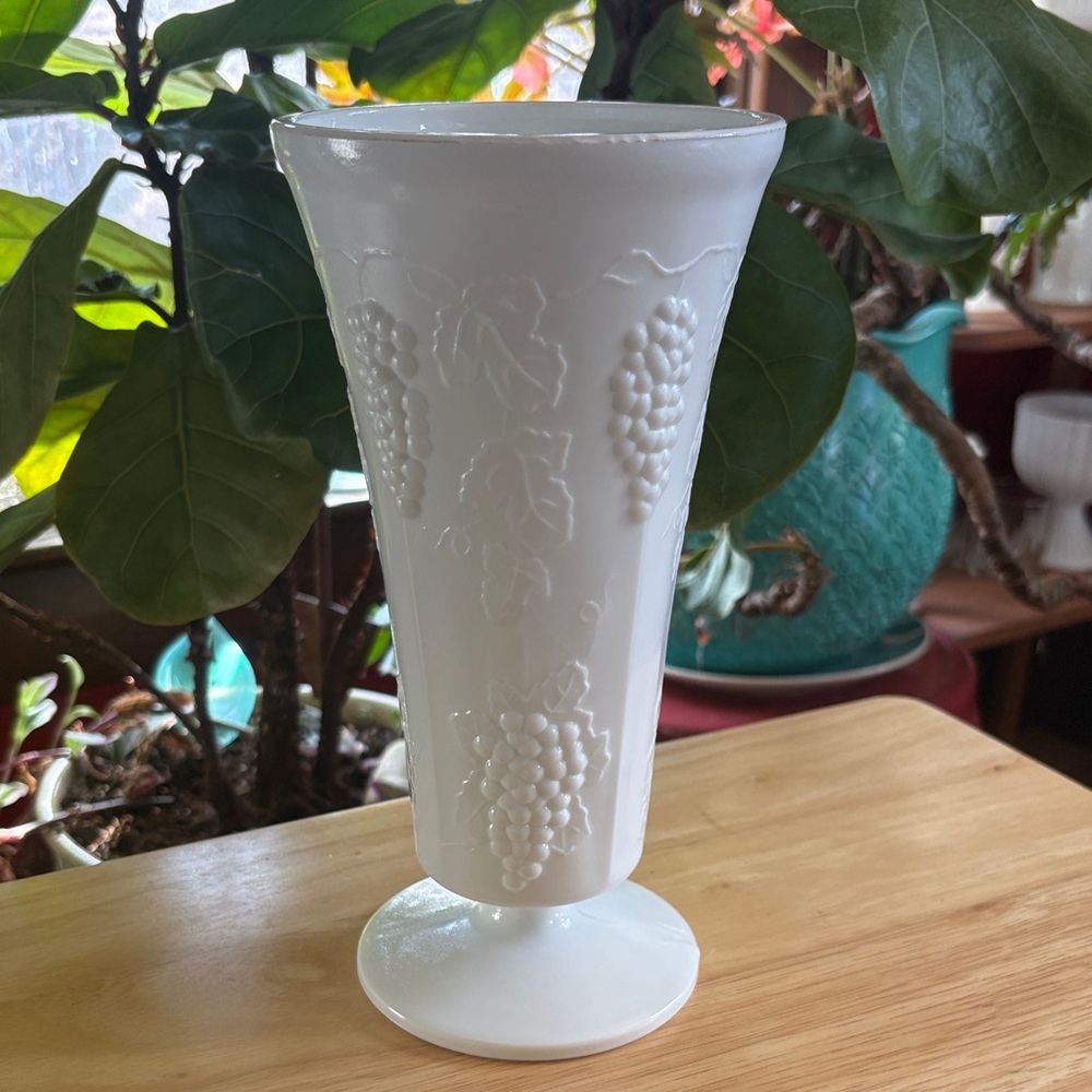 Vintage Indiana Colony Harvest Milk Glass Vase 10" Grape & Leaf Design